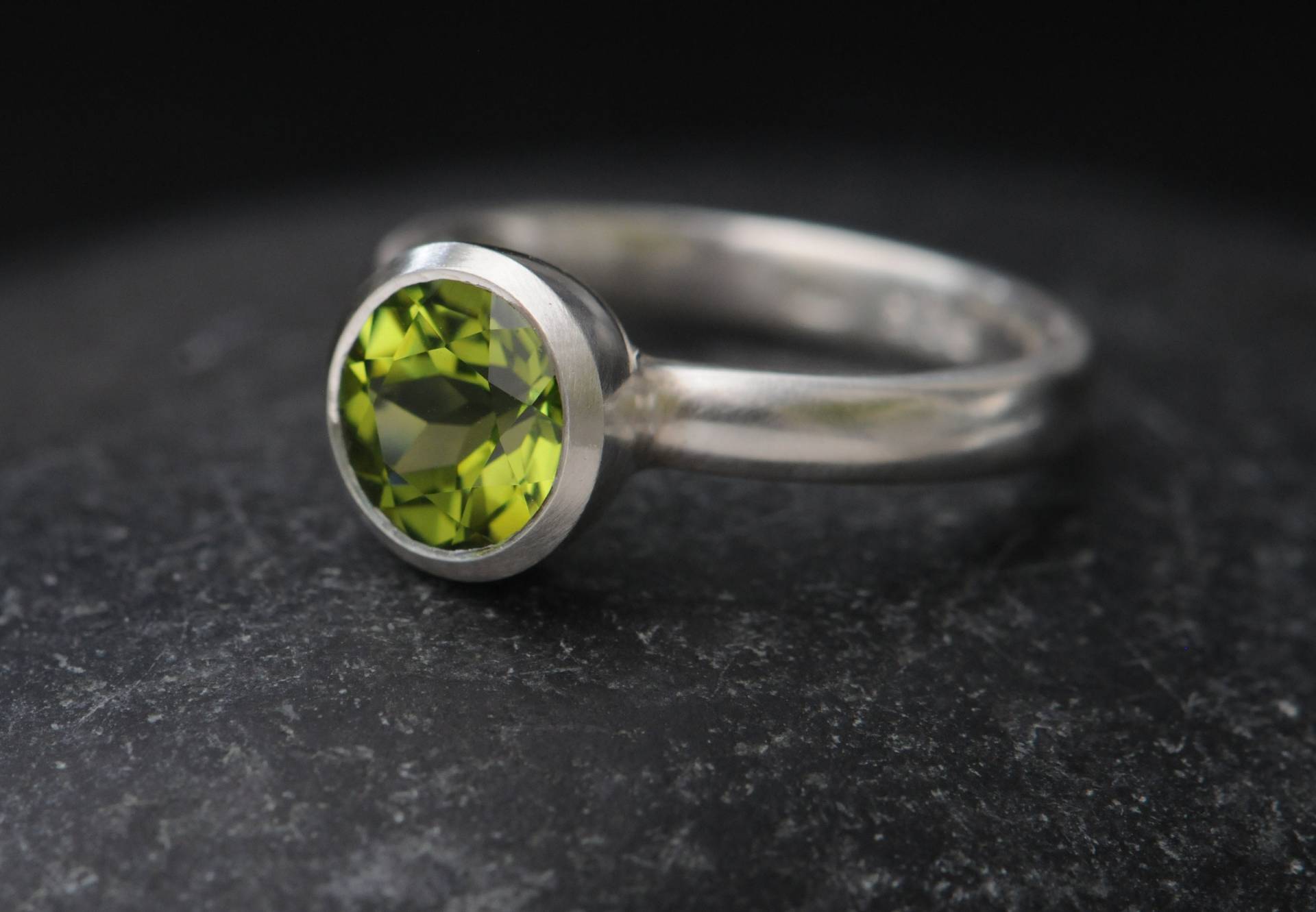 Peridot-Ring Aus Silber, Grüner Edelstein-Ring, Geschenk Für Sie von williamwhite