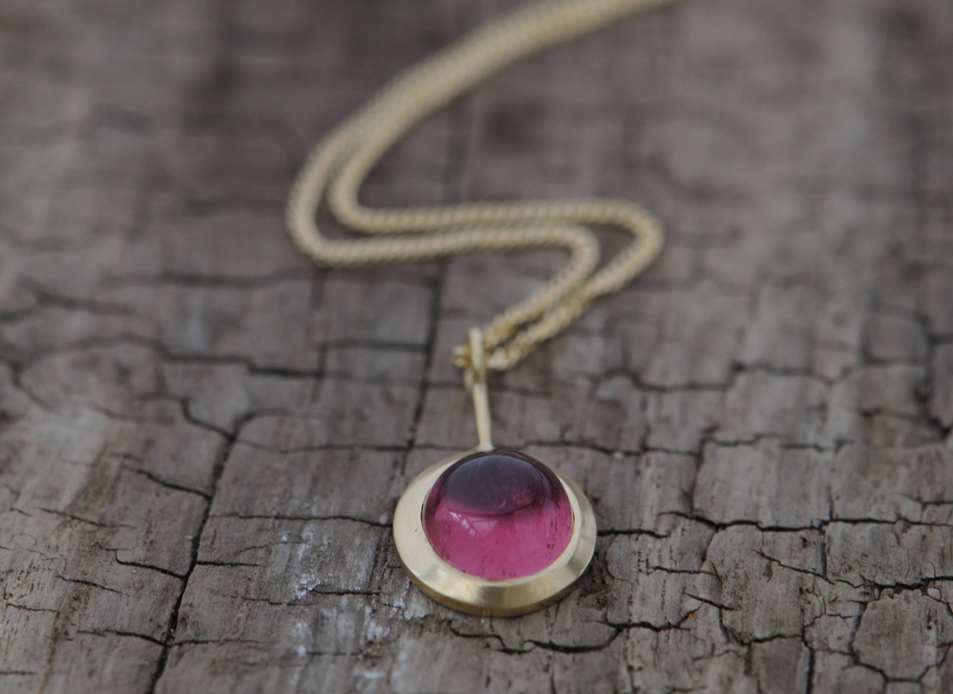 Pink Turmalin Kette in 750 Gold - Edelstein Cabochon von williamwhite