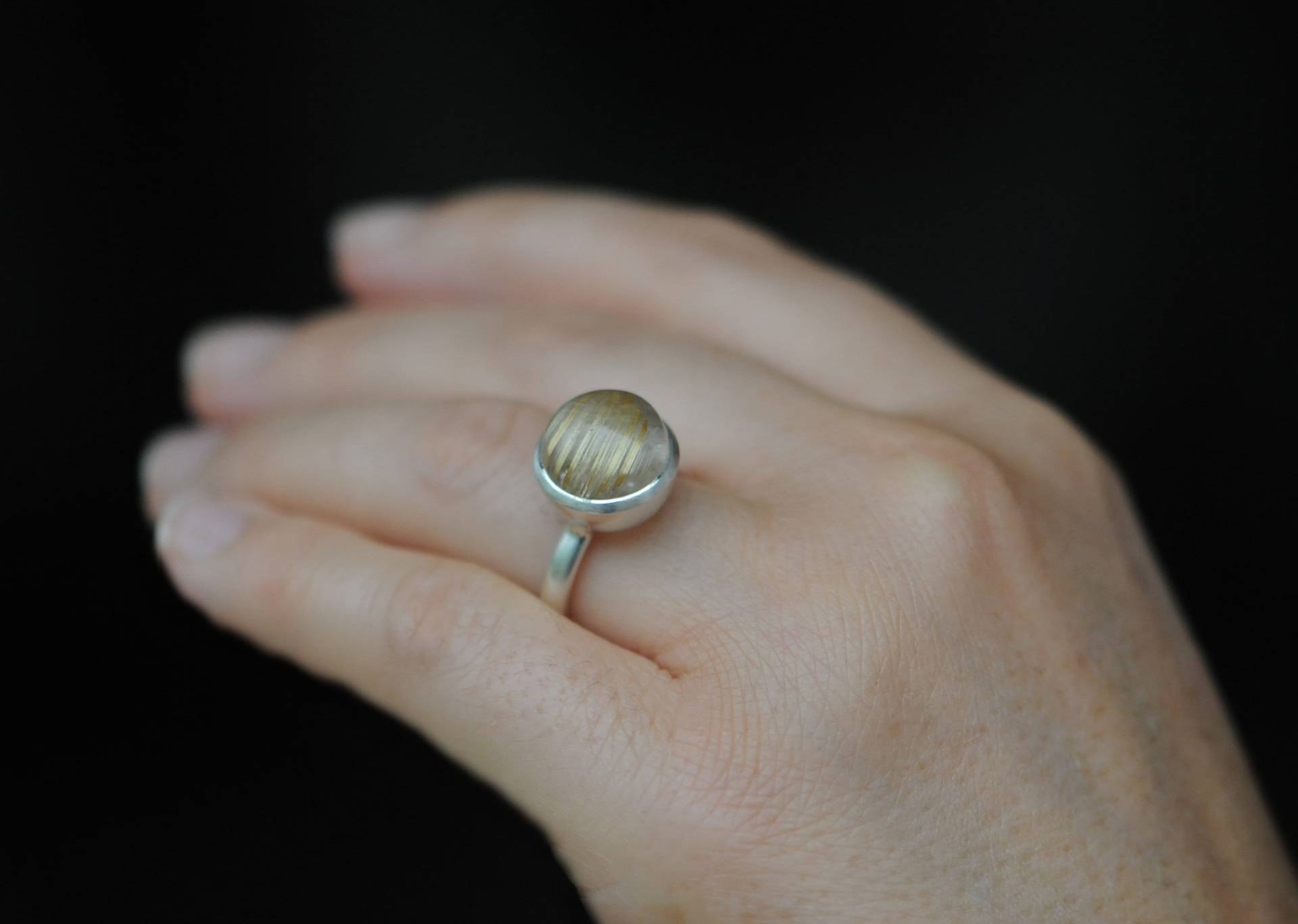 Rutilquarz Cabochon Ring in Silber, Statement von williamwhite