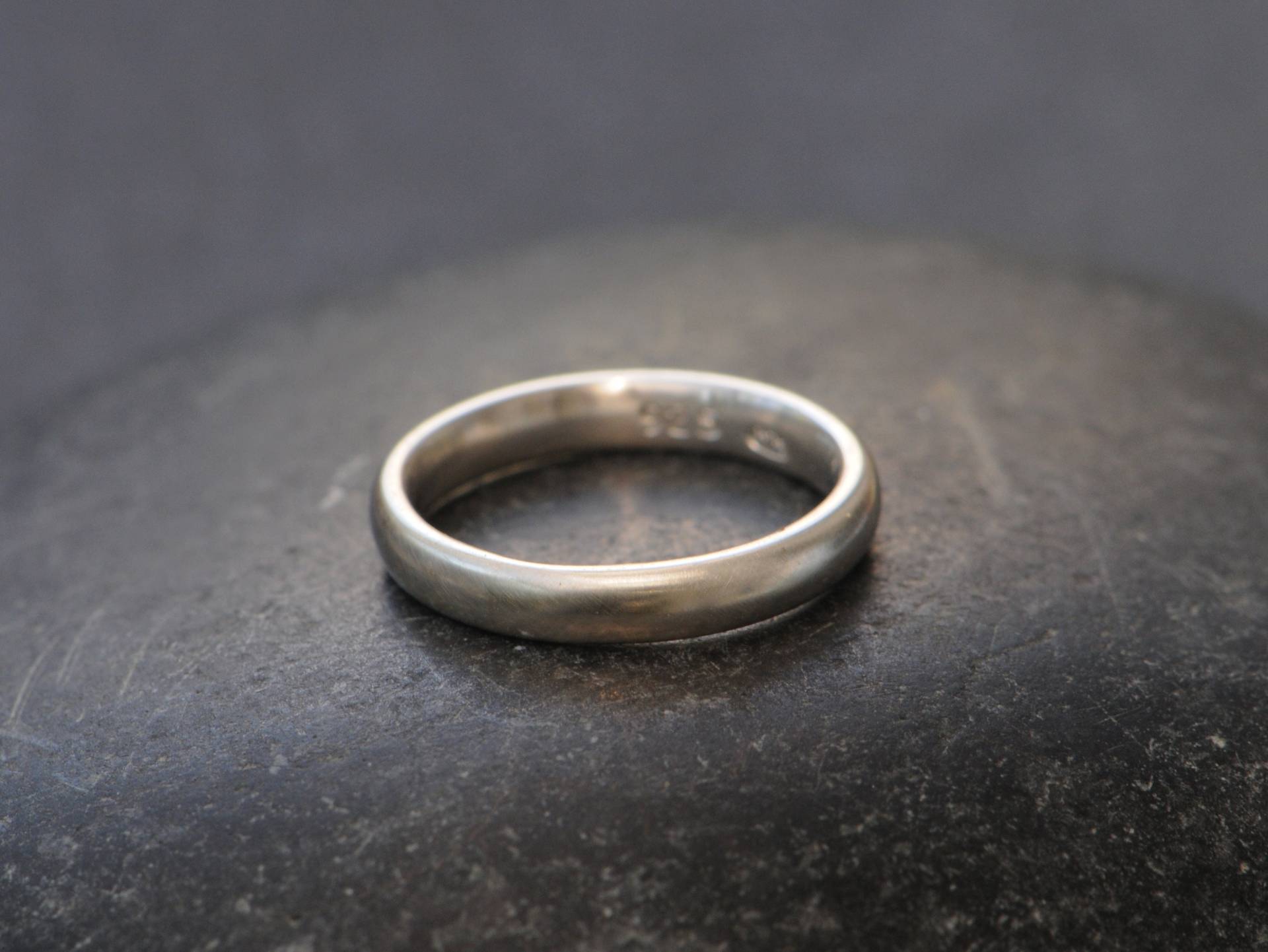 Schlichter Silber Ehering Für Sie, Handgemachter Ehering, Recycled Ring von williamwhite