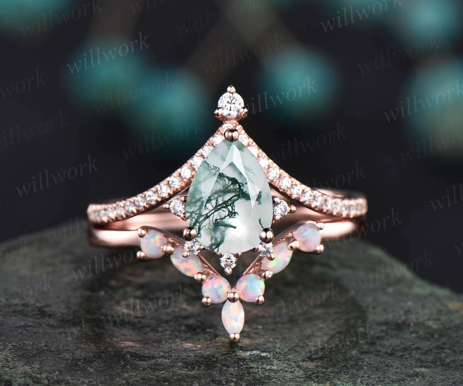 Birnenförmiger Grüner Moos Achat Ring Cluster Verlobungsring Set 14K Rosegold Moissanit Opal Damen Unikat Braut Jubiläum Birnenförmiger Grüner Moos Achat Ring Cluster Verlobungsring Set 14K Rosegold Moissanit Opal Damen Unikat Braut Jubiläum von willwork