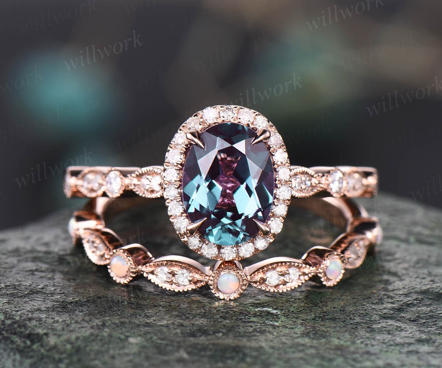 Einzigartiger Vintage Ovaler Alexandrit Verlobungsring Set Art Deco Halo Milgrain Diamant Ring Opalring Für Frauen 14K Roségold Ehering von willwork