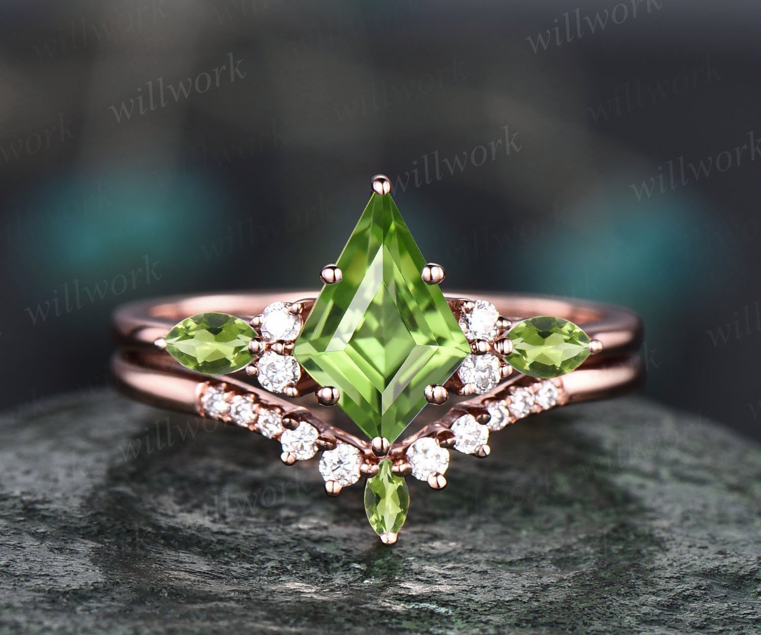 Vintage Drachenschliff Grüner Peridot Verlobungsring Set 14K Rose Gold Marquise Cut Ring Für Frauen Einzigartiges Versprechen Braut Ehering von willwork