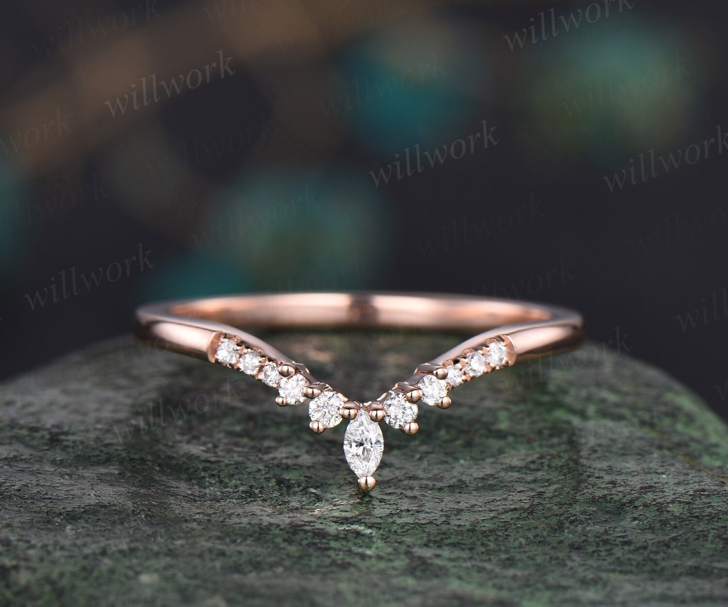 Vintage Gebogener V-Förmiger Diamant-Ehering 14K 18K Roségold Art Deco Einzigartiger Moissanit-Ehering-Band Zierlicher Jubiläumsring Für Frauen von willwork