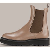 Chelsea Boot aus Kalbnappaleder in Taupe by Unützer von windsor.