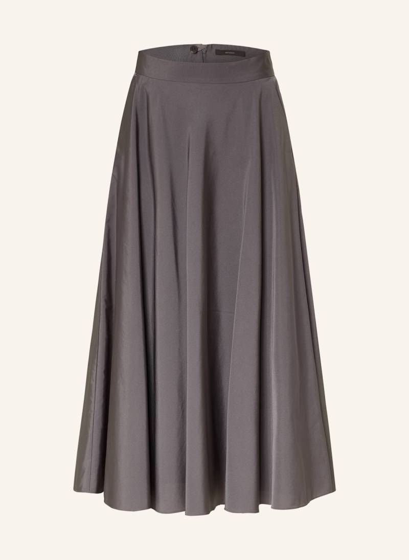 Windsor. Satinrock lila von windsor.