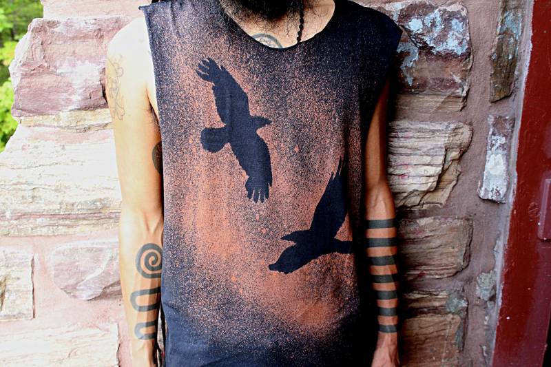 Huginn Muninn Odin Raven Crow Post Apocalyptic T-Shirt Tank-Top von wingsofsin