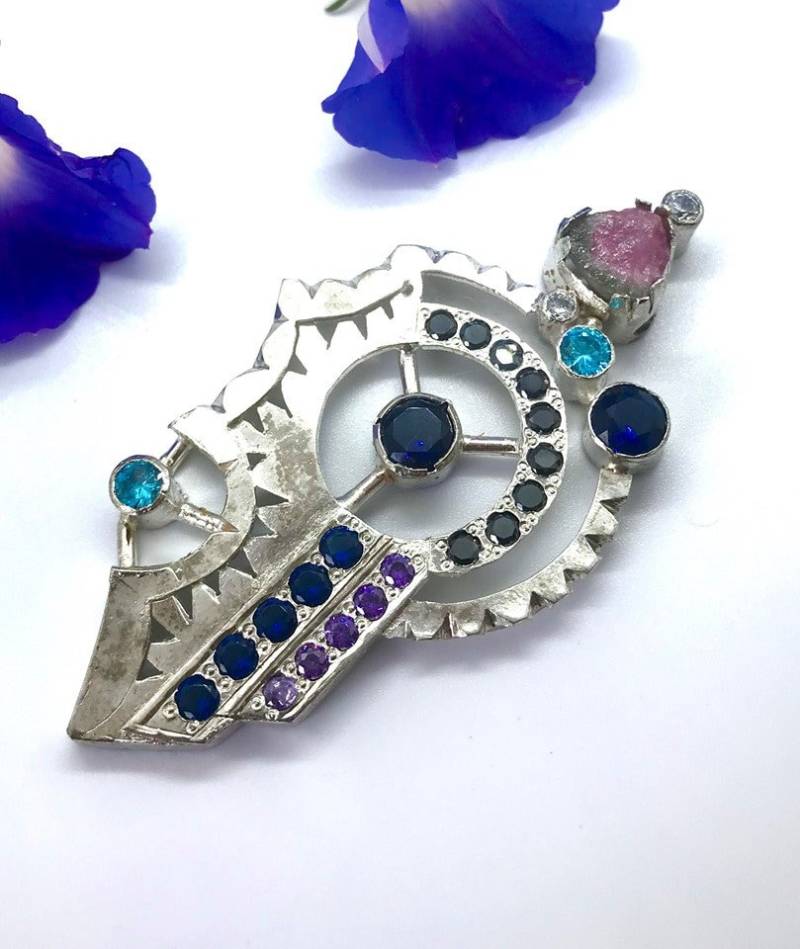 Schwere Detaillierte Handarbeit Geschmiedet Gravierte Metallarbeit Anhänger Handwerker Schmuck Wassermelone Turmalin Natürliche Zirkon Kunst von wirewrappendantart