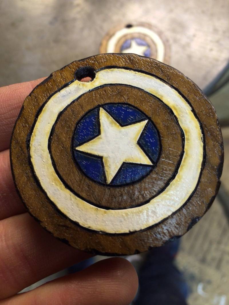 Captian America Winter Soldier Shield Halskette Captian America Winter Soldier Shield Halskette von wisdomacres