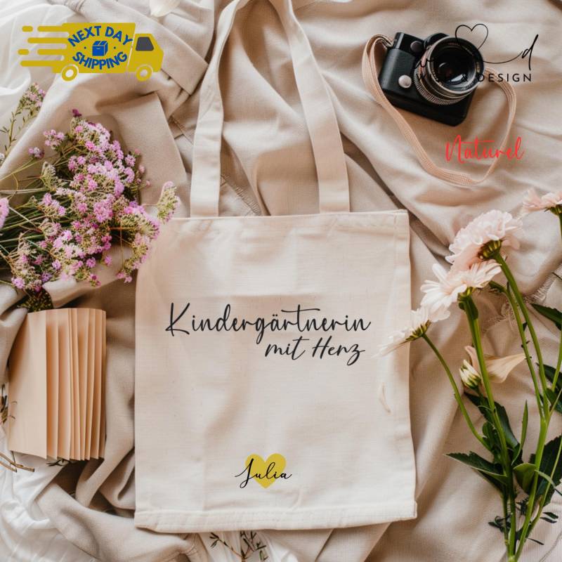 Kindergärtnerin Mit Herz Stofftasche, Personalisiert Name, Erzieherin Geschenk, Kita Abschied Tote Bag, Baumwolltasche Lehrer Tasche von wishanddesignByDilek