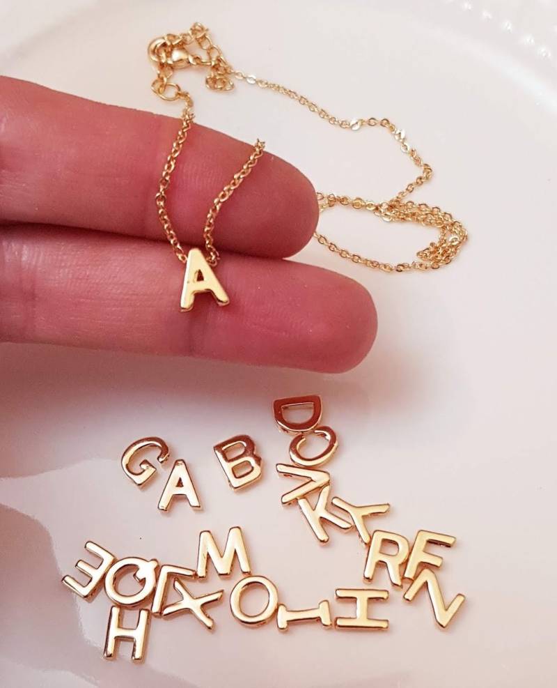 Buchstabe Für Die Anfangshalskette, Kleine Initiale, Vergoldet, Anfangsanhänger, Zierlich, Monogramm, Minimalist, Halskette Buchstabe Für Die Anfangshalskette, Kleine Initiale, Vergoldet, Anfangsanhänger, Zierlich, Monogramm, Minimalist, Halskette von wishnco