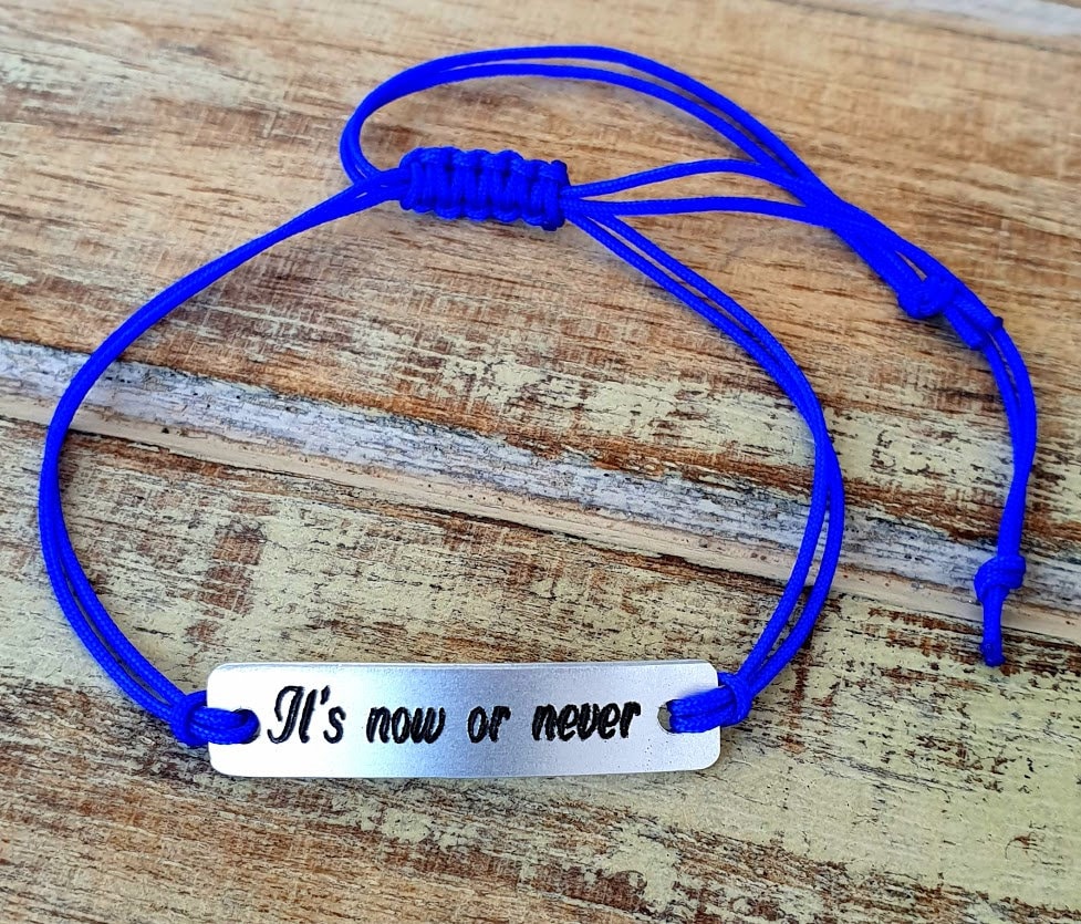 Personalisierte Gravierte Armband, Besondere Nachricht, Es Ist Jetzt Oder Nie, Name Benutzerdefinierte Zitat Paare Bff, Brautjungfern Geschenk von wishnco