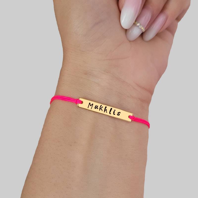 Personalisierte Name Armband Individuell Graviertes Vergoldet Handgestempelt Id Bar Mit Verstellbarer Schnur Kind Paare Bff Brautjungfern Geschenk von wishnco