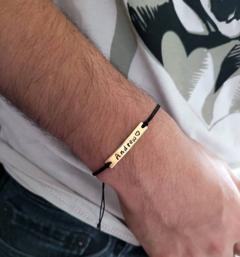 Personalisiertes Männerarmband, Vergoldetes Graviertes Platten-Namensarmband Für Ihn, Paar-Geschenk Mann-Justierbares Schnur-Id-Armband Personalisiertes Männerarmband, Vergoldetes Graviertes Platten-Namensarmband Für Ihn, Paar-Geschenk Mann-Justierbares Schnur-Id-Armband von wishnco