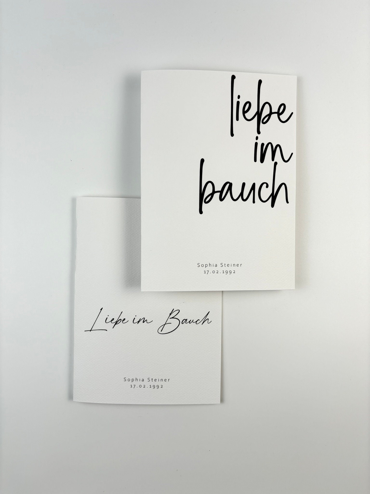 Mutterpasshülle "Liebe Im Bauch", Personalisiert Mit Namen & Datum Mutterpasshülle "Liebe Im Bauch", Personalisiert Mit Namen & Datum von withjoem