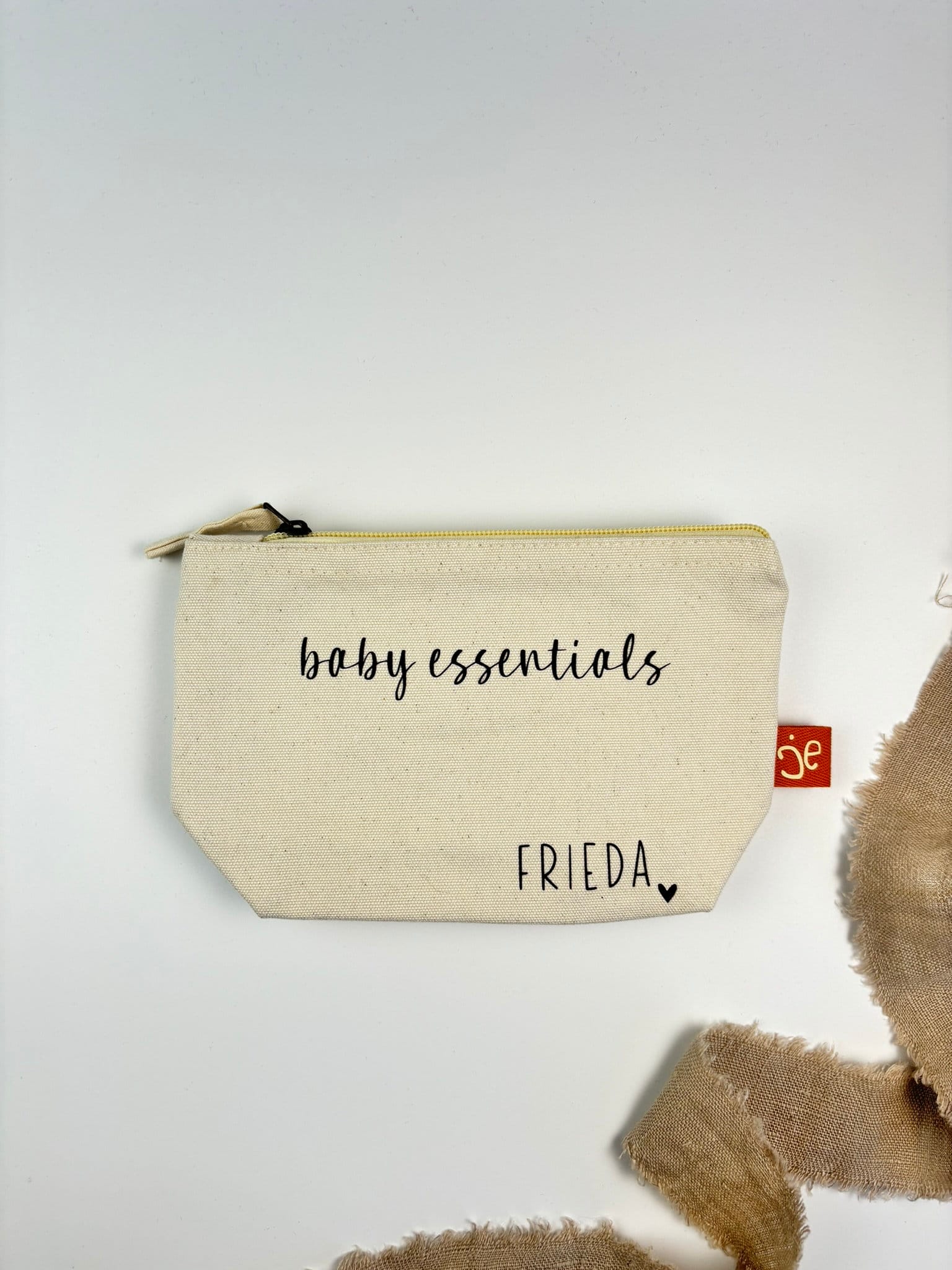 Windeltasche - Baby Essentials, Personalisierbare Kosmetiktasche Als Geschenkidee Zur Geburt Für Werdende Mama Windeltasche - Baby Essentials, Personalisierbare Kosmetiktasche Als Geschenkidee Zur Geburt Für Werdende Mama von withjoem