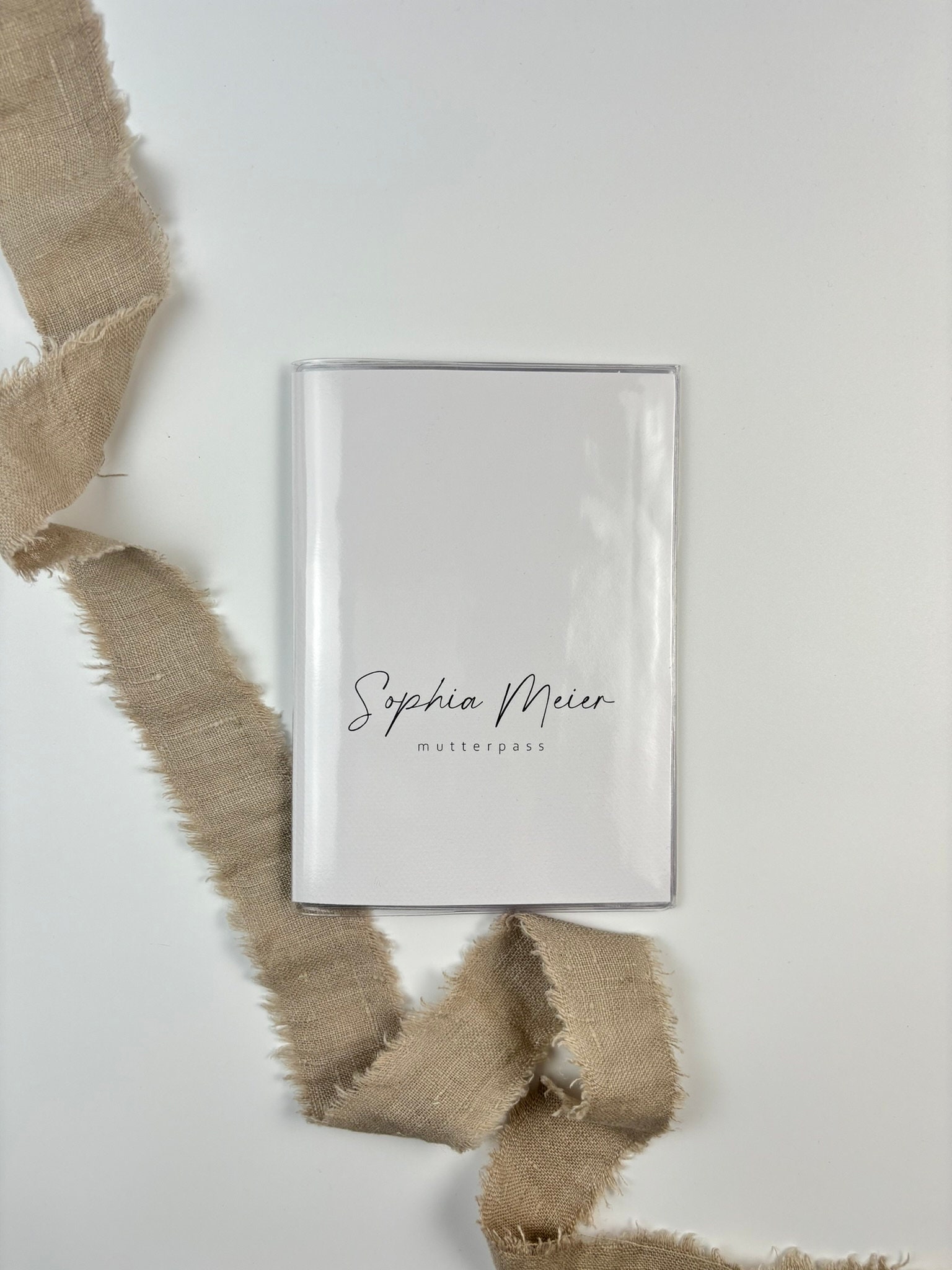 Schlichte Mutterpasshülle Mit Namen Personalisiert Schlichte Mutterpasshülle Mit Namen Personalisiert von withjoem