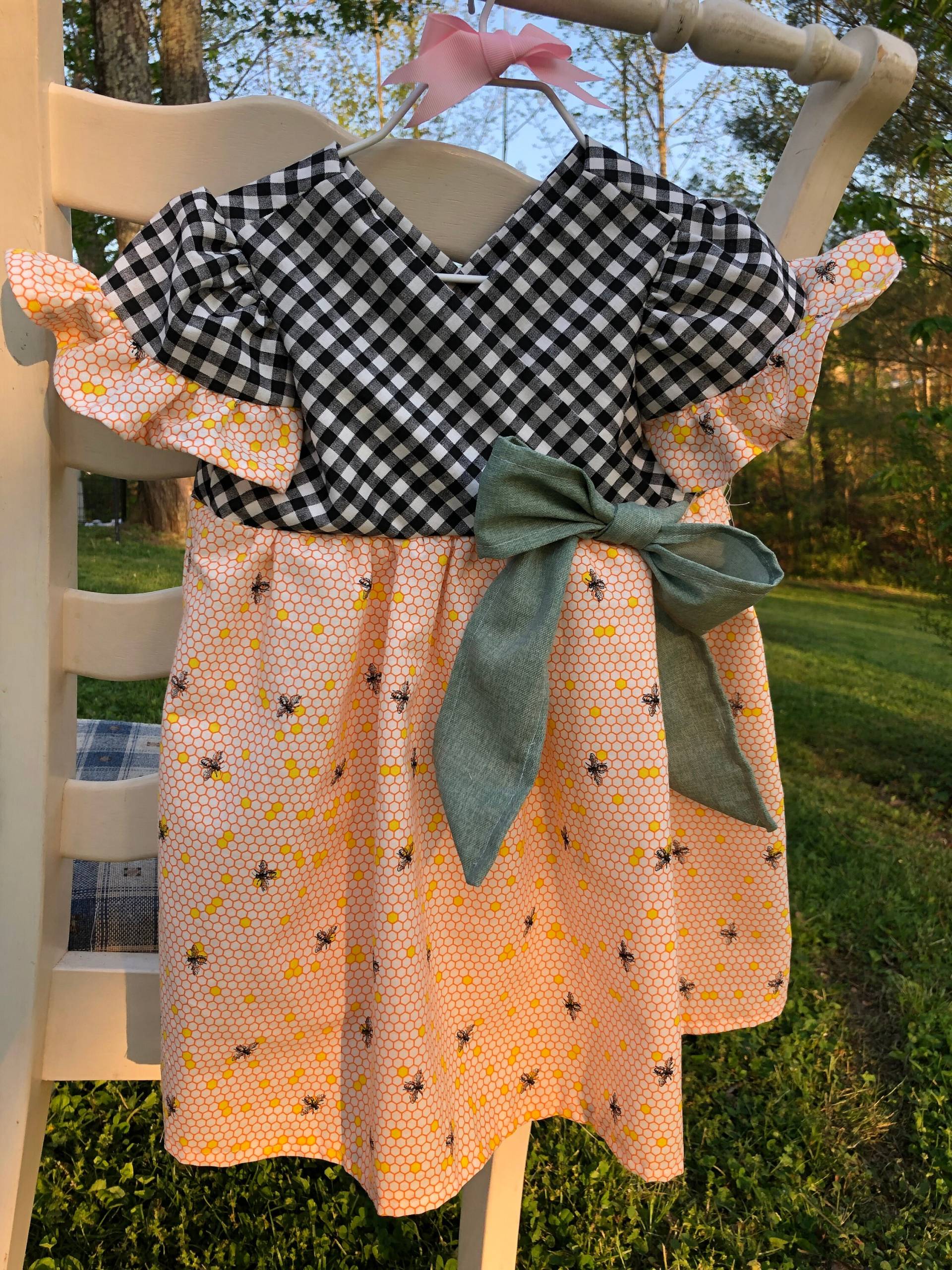 Hand-Sewn Ruffle Sleeve Dress Hand-Sewn Ruffle Sleeve Dress von withloveloren