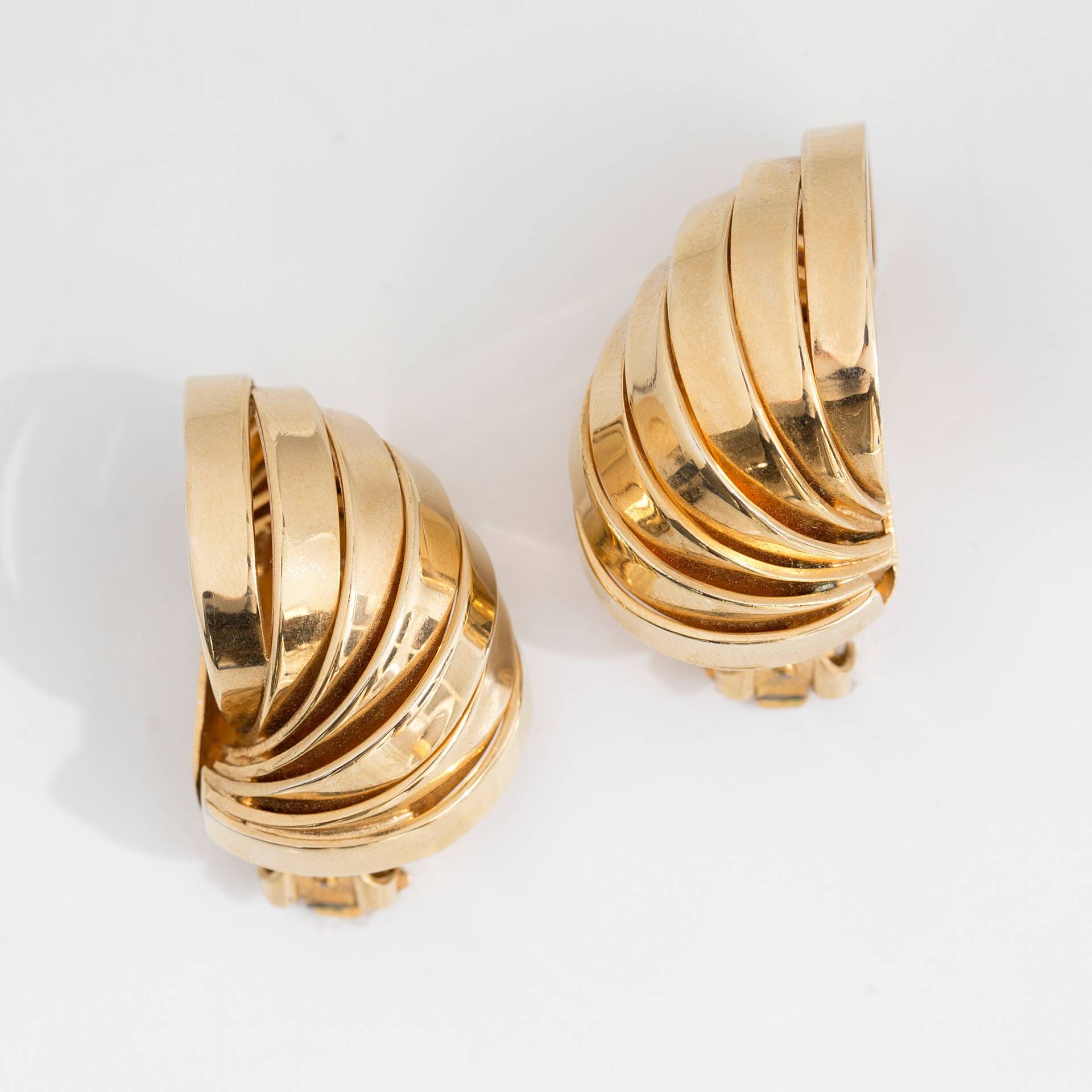 Bergere Vintage Gold Clip On Unique Earrings Bergere Vintage Gold Clip On Unique Earrings von withlovevalentina