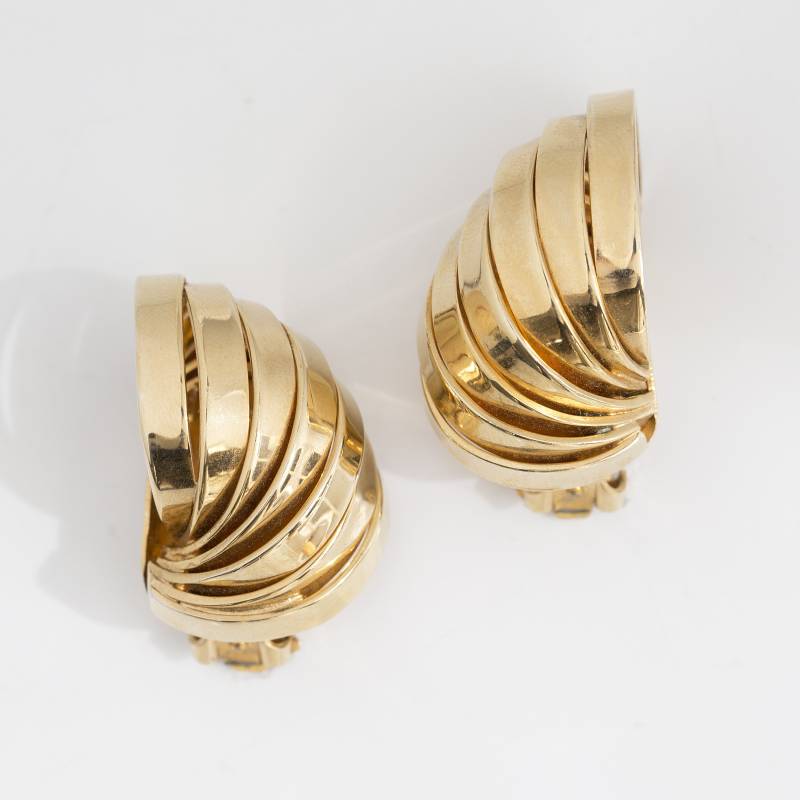 Bergere Vintage Gold Clip On Unique Earrings Bergere Vintage Gold Clip On Unique Earrings von withlovevalentina