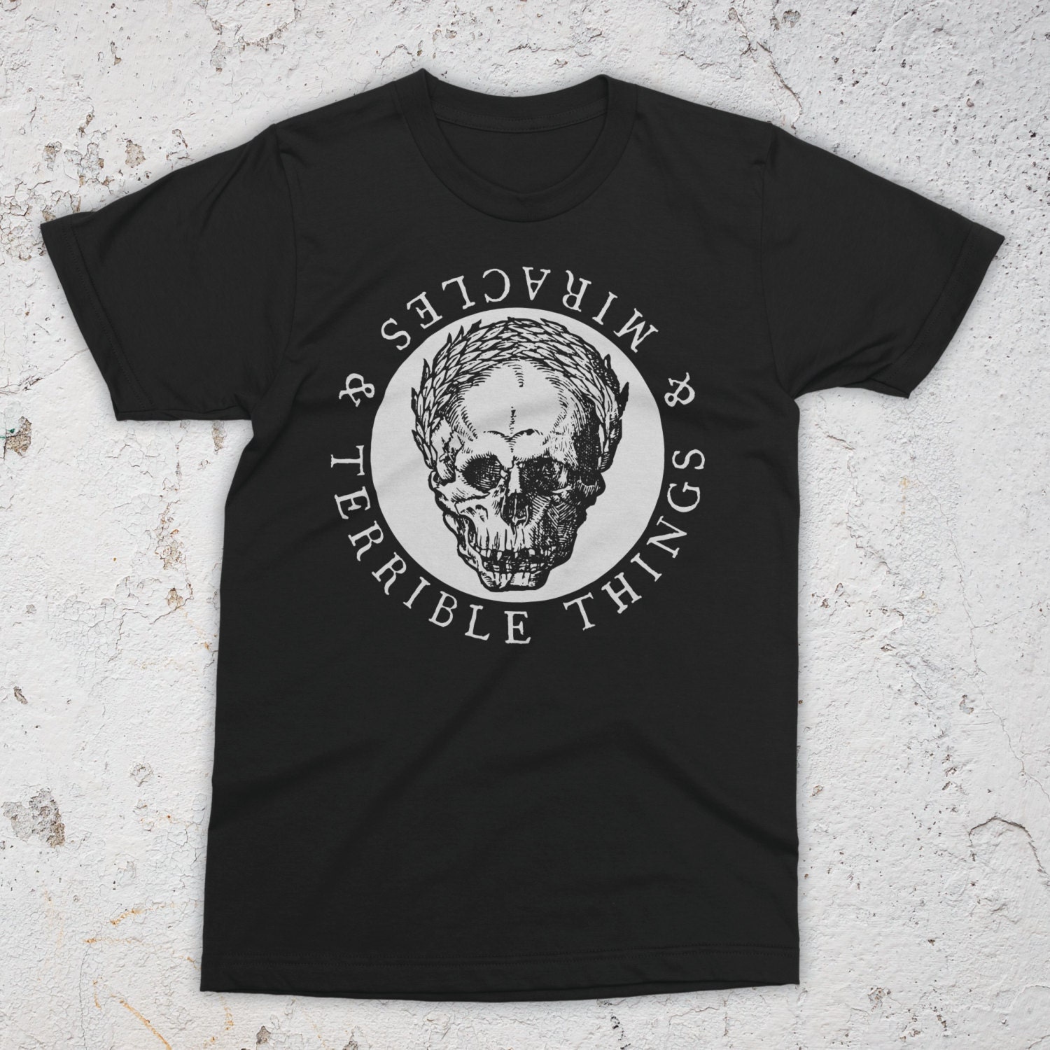 Schreckliche Dinge T-Shirts & Wunder Schreckliche Dinge T-Shirts & Wunder von woeandshucks