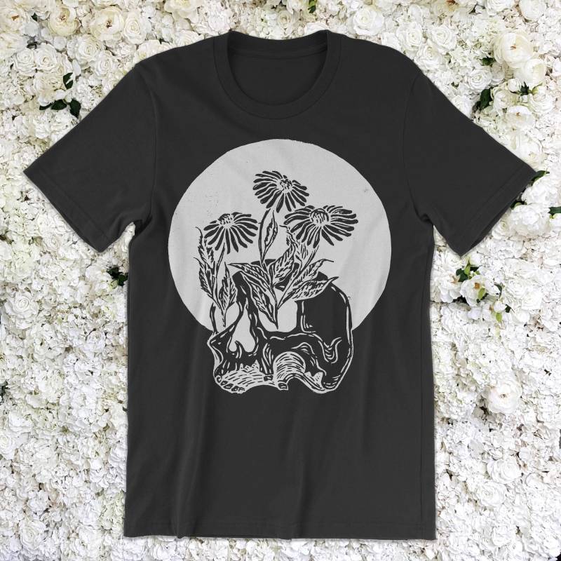 Trauer in Bloom T-Shirt Trauer in Bloom T-Shirt von woeandshucks