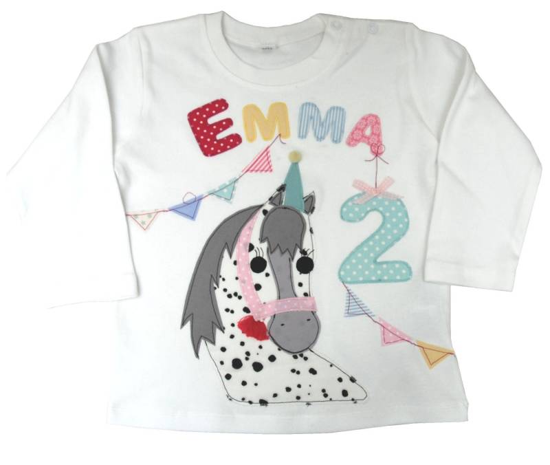 Geburtstagsshirt - Pferd Mit Namen Von Wohnzwerg Langarmshirt Mädchen 2 Shirt Personalisiert Pferdeshirt Mädchenshirt von wohnzwerg