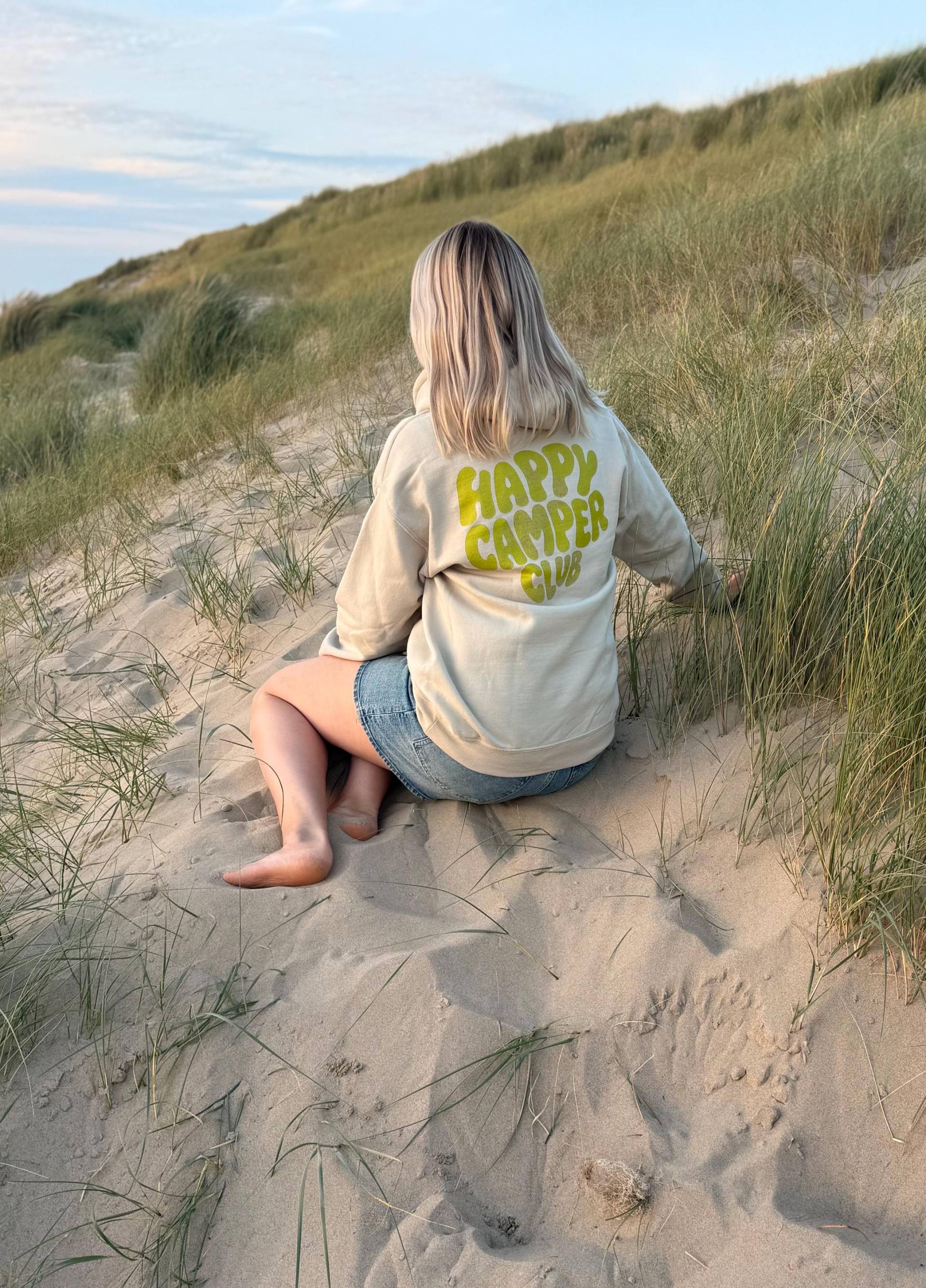 Hoodie Camping | Happy Club Kaputzenpullover Für Männer Und Frauen Vanlife Camper Wohnwagen Pullover Mit Spruch Hoodie Camping | Happy Club Kaputzenpullover Für Männer Und Frauen Vanlife Camper Wohnwagen Pullover Mit Spruch von wolkenschoenshop