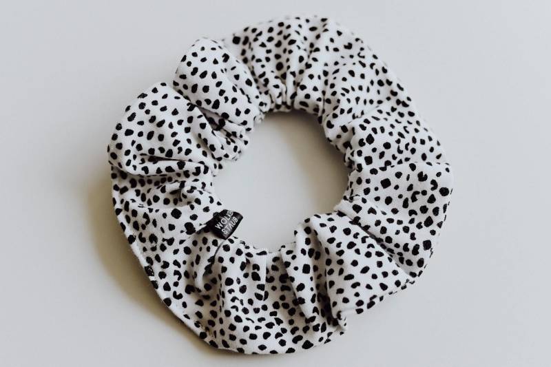 Scrunchie Haargummi "Dots Ii" Aus Jersey Weiß/Schwarz von wolkenstaub