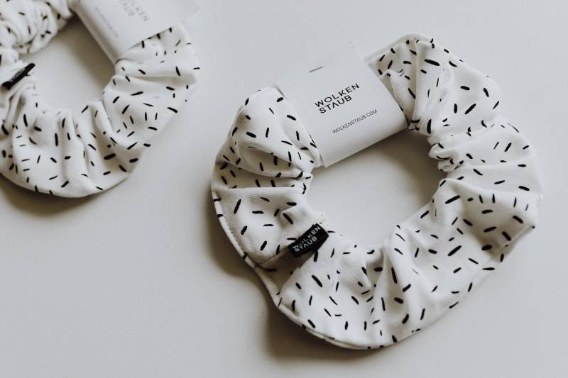 Scrunchie "Konfetti" Aus Jersey, Weiß/Schwarz von wolkenstaub