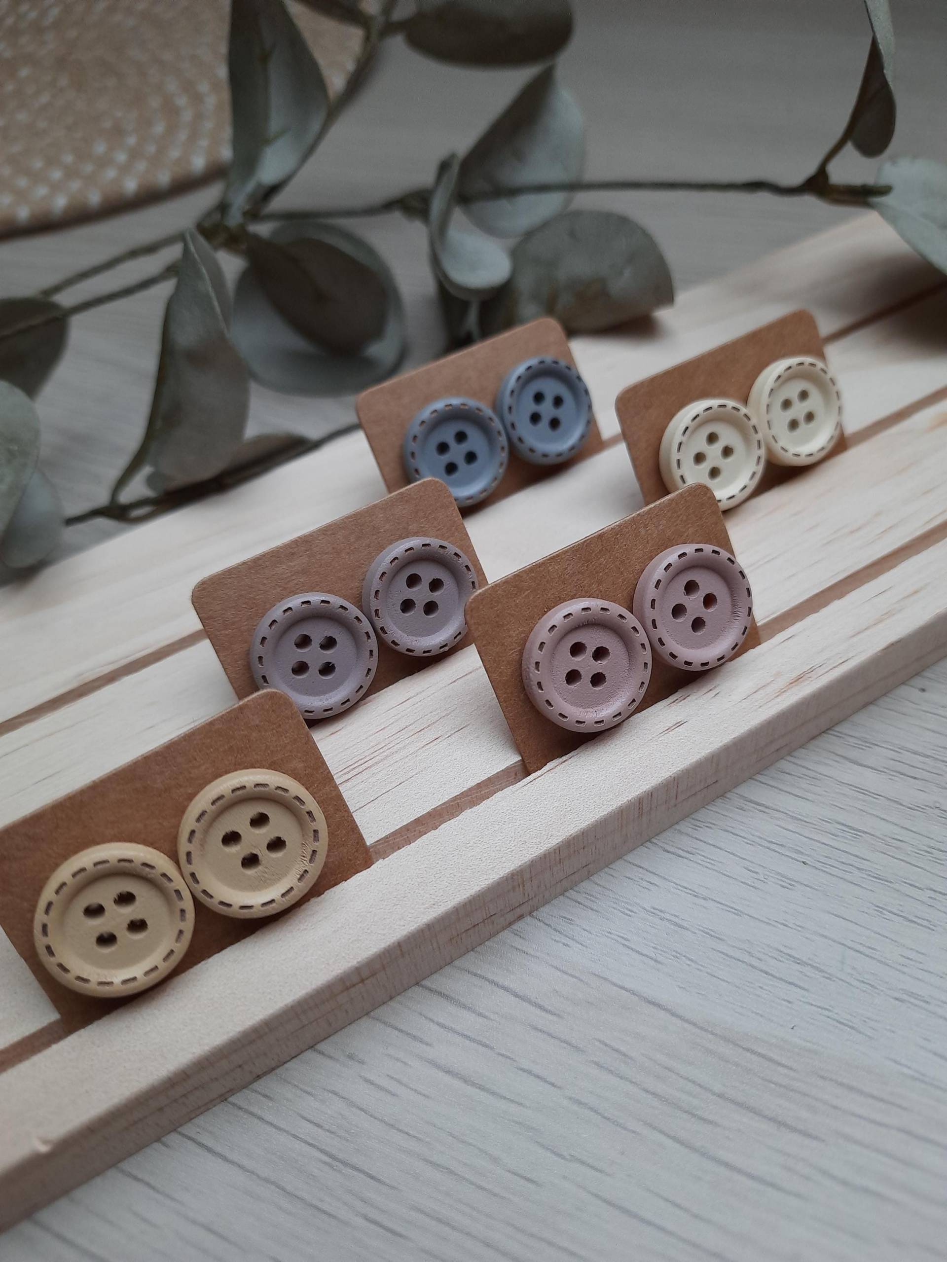 Ohrstecker Knopf Edelstahl in 5 Verschiedenen Farben, Ohrschmuck Kinder, Ohrringe, Holz von wollgeherzt