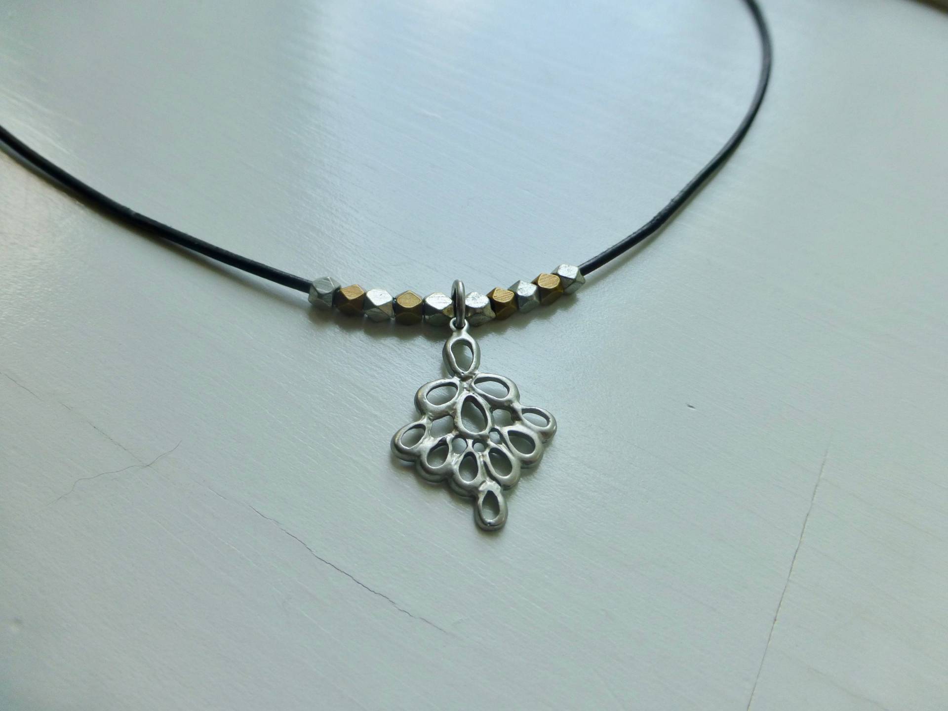 Anhänger Charme Schwarz Leder Perlen Coole Halskette Für Frauen Teen Mädchen Geschenk Ihre Boho Moderne Design Trendige Einzigartige Einfache von wonderkath