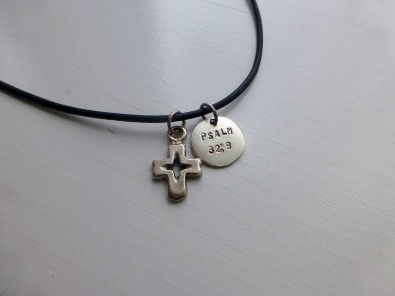 Erstkommunion Geschenk Silber Metall Kreuz Halskette Konfirmation Bibelvers Handgestempelt Schwarz Leder Teenager Mädchen Unisex von wonderkath
