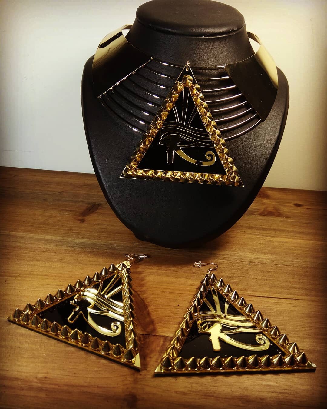 Gold Spike Ohrringe Ägypten Horus Alexandra Gold Spike Ohrringe Ägypten Horus Alexandra von wonderlandmc