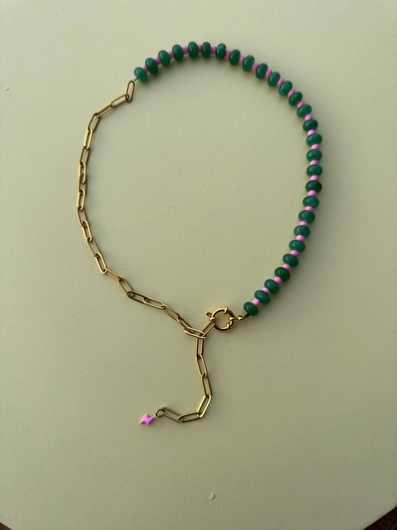 Handgefertigte Gliederkette Mit Natursteinperlen Und Glasperlen Anhänger von wonkystudiosde