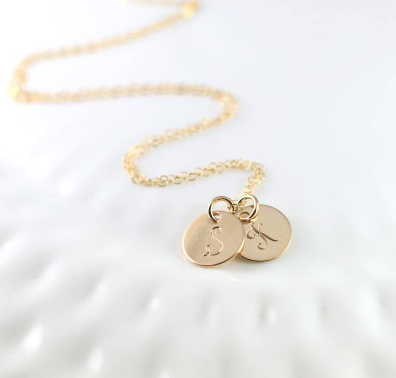14K Gold Filled Initial Halskette - Personalisierte Hand Gestempelt Schmuck von woobiebeans