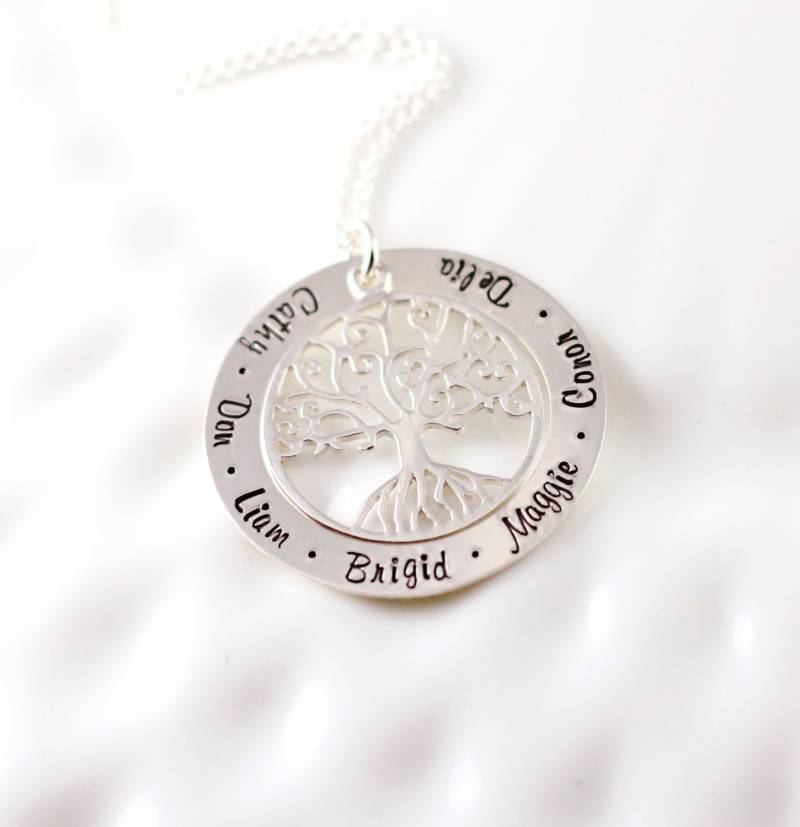 Handgestempelt Großmutter Halskette - Name Baum Des Lebens Stammbaum Sterling Silber-Loop Personalisierte Oma von woobiebeans