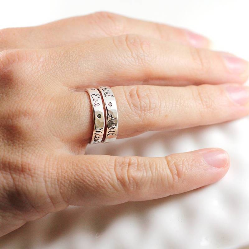 Mutterringe - Stapelringe Namensringe Sterling Silber Personalisierter Handgestempelter Schmuck Mama Geschenk Muttertag von woobiebeans