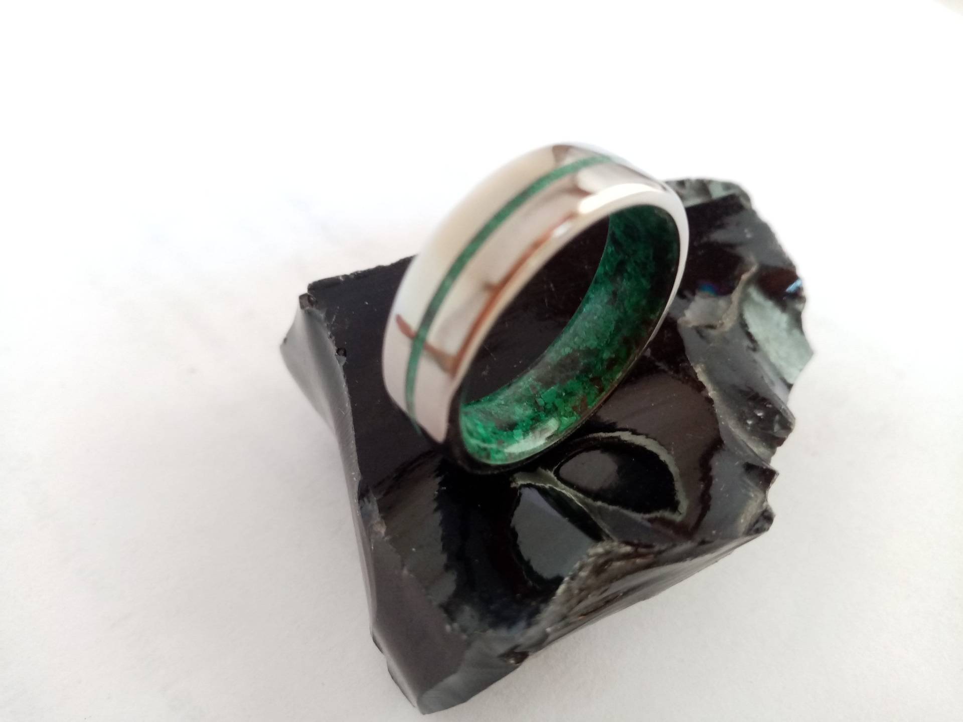 Ring Männer - Hochzeit, Stein, Herrenring, Herren Ehering, Titan Malachit Obsidian Mix Raw 7mm von woodlifejewelry