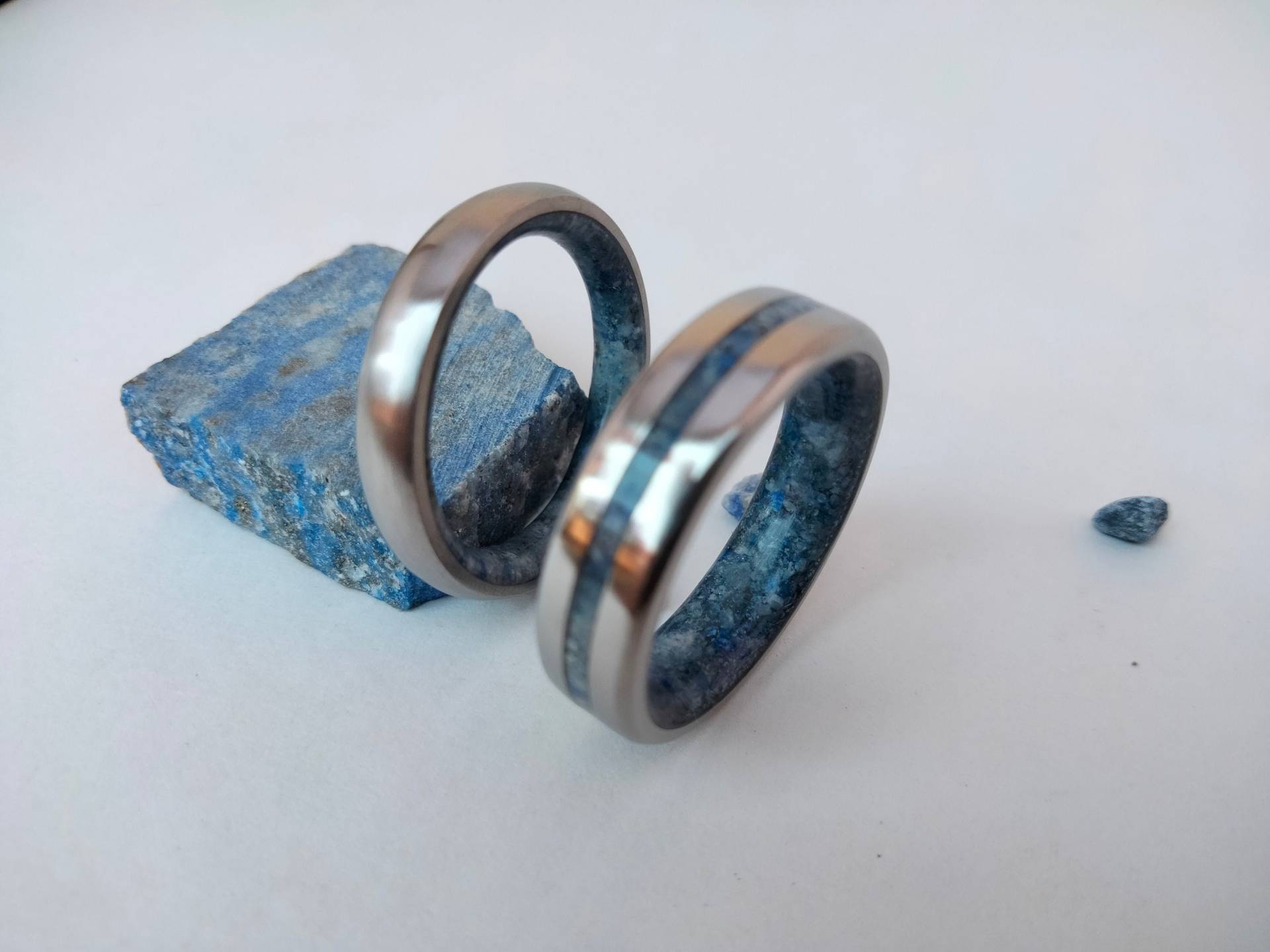 Roher Sodalith Ringe, Boho Stil Ring, Alternative Hochzeit Verlobungs Versprechen Naturschmuck, Für Sie Und Ihn, Herren Verbote, Frauen von woodlifejewelry