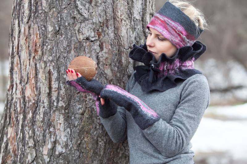 Gefilzter Schalkragen Aus Merino Wolle Grau & Pink Handmade Accessoire von woolDesign