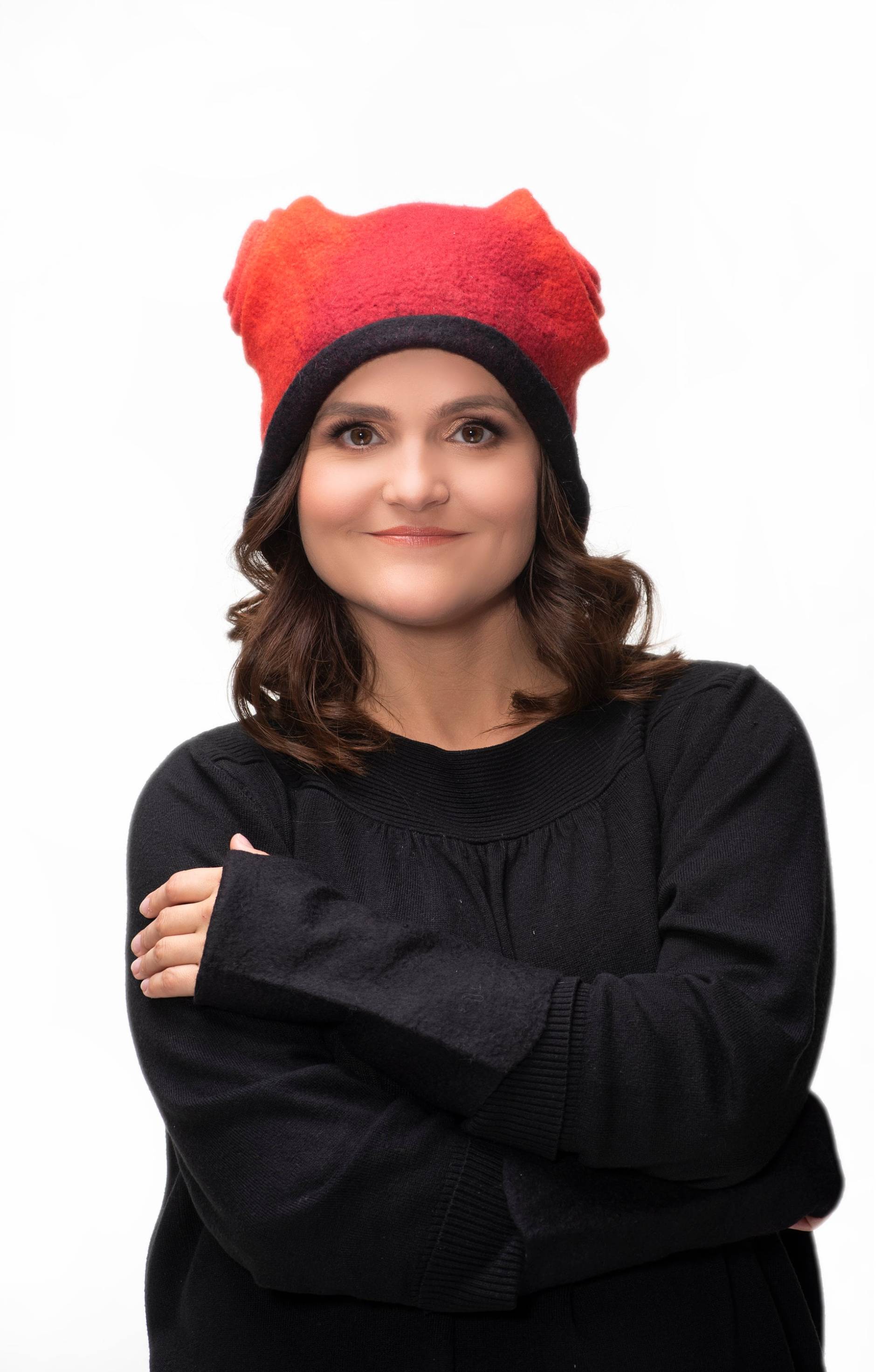 Filzhut Aus Roten Und Schwarzen Merino-Wolle, Original Winter-Zubehör, Perfekte Geschenk Für Weihnachten Filzhut Aus Roten Und Schwarzen Merino-Wolle, Original Winter-Zubehör, Perfekte Geschenk Für Weihnachten von woolDesign