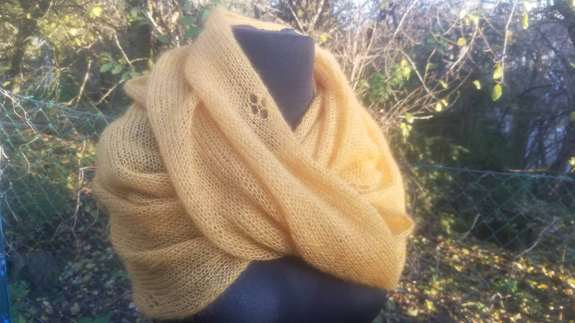 Loop-Schal Mohair/Seide Mit Lacemuster, Gelb von woolhydrangea