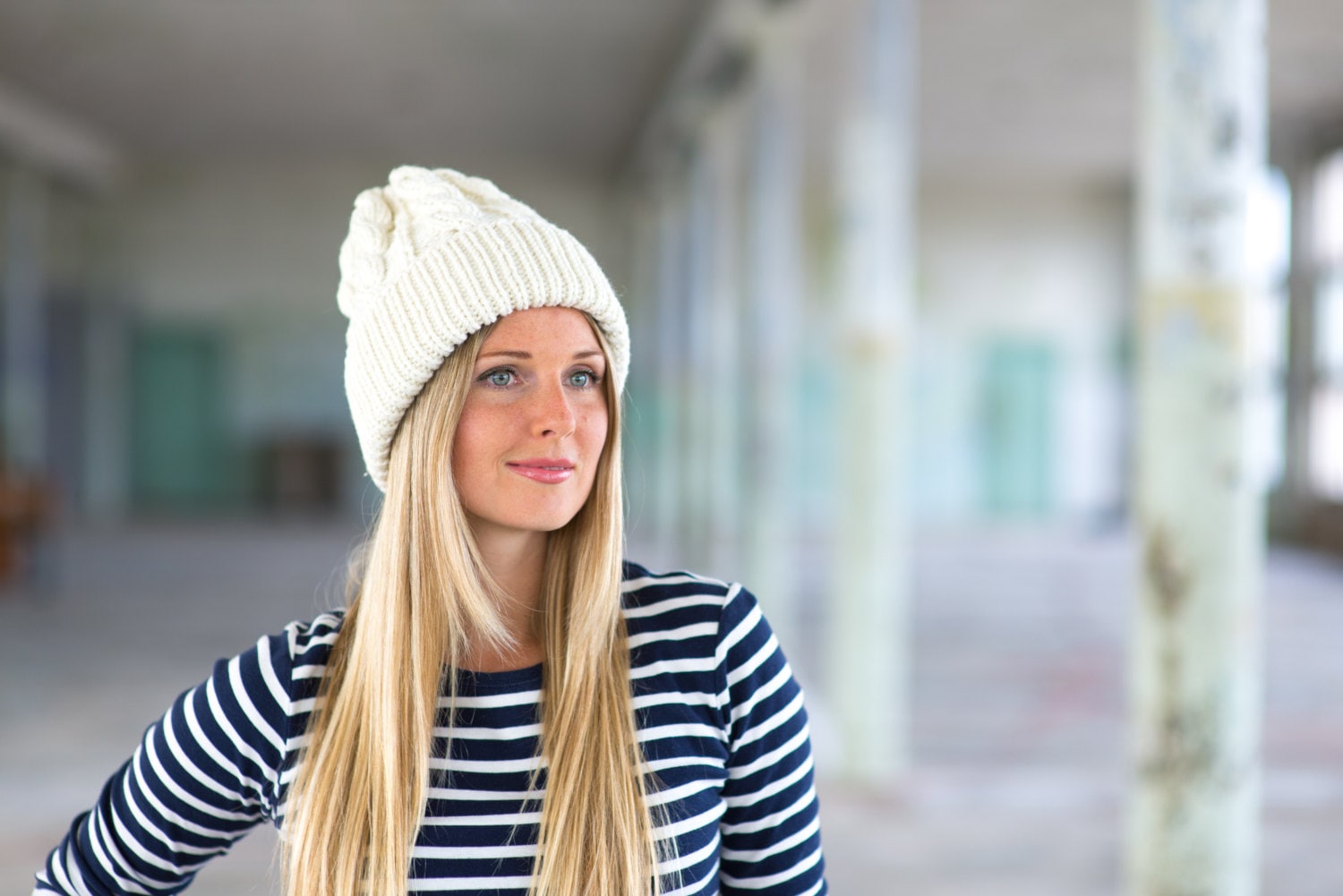 Grobstrick Wollmütze Mit Manschette/The Adelaide Handgestrickte Zopfmütze Muttertagsgeschenk Pom Mütze Benutzerdefinierte Farben Weiße Merino-Mütze von woolture