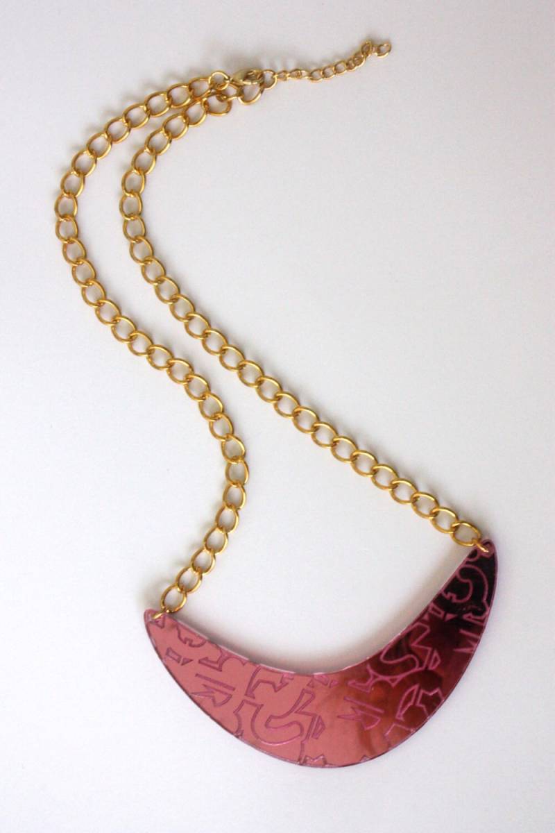 80Er Jahre Inspiriert Rosa Spiegel Acryl Laser Geschnitten Lätzchen Halskette von workingclasp