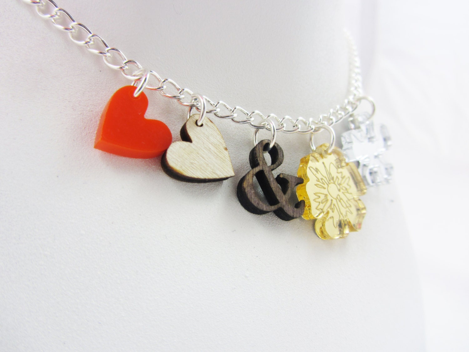 Herzen "N' Blumen Charme Halskette von workingclasp