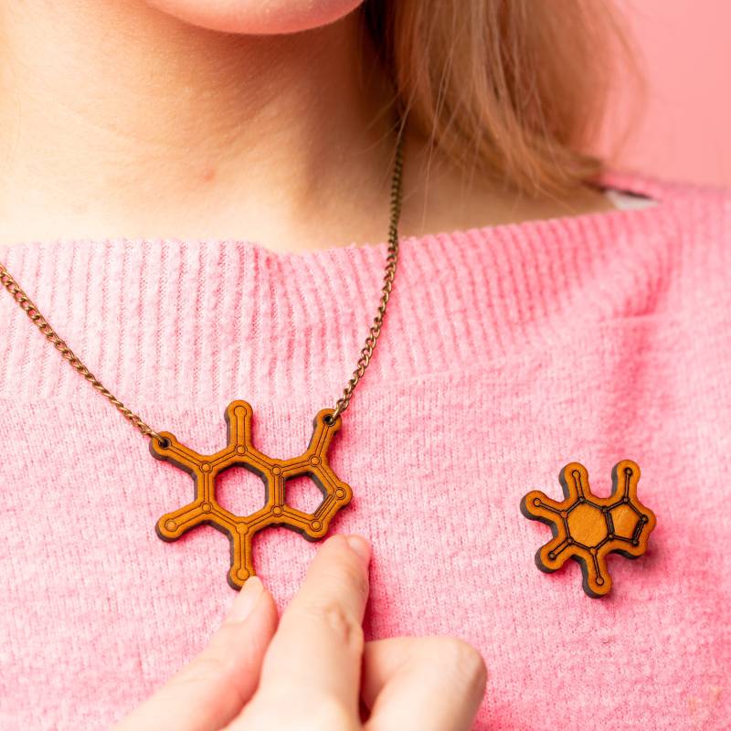 Koffein Molekül Halskette; Laser Geätzt & Geschnitten Holz von workingclasp