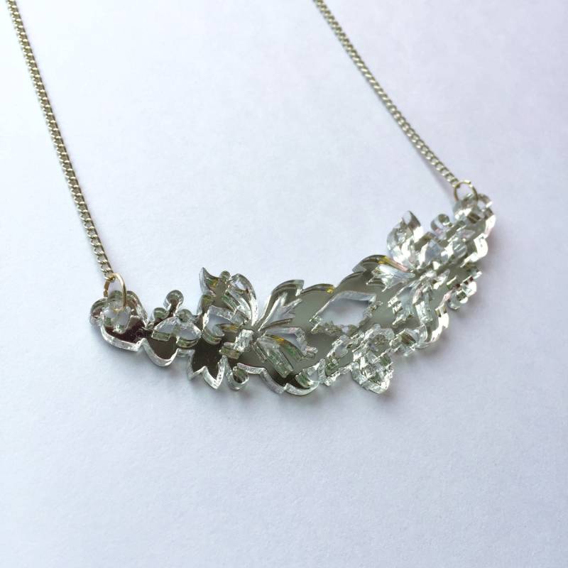 Vintage Floral Acryl Laser Geschnitten Halskette von workingclasp