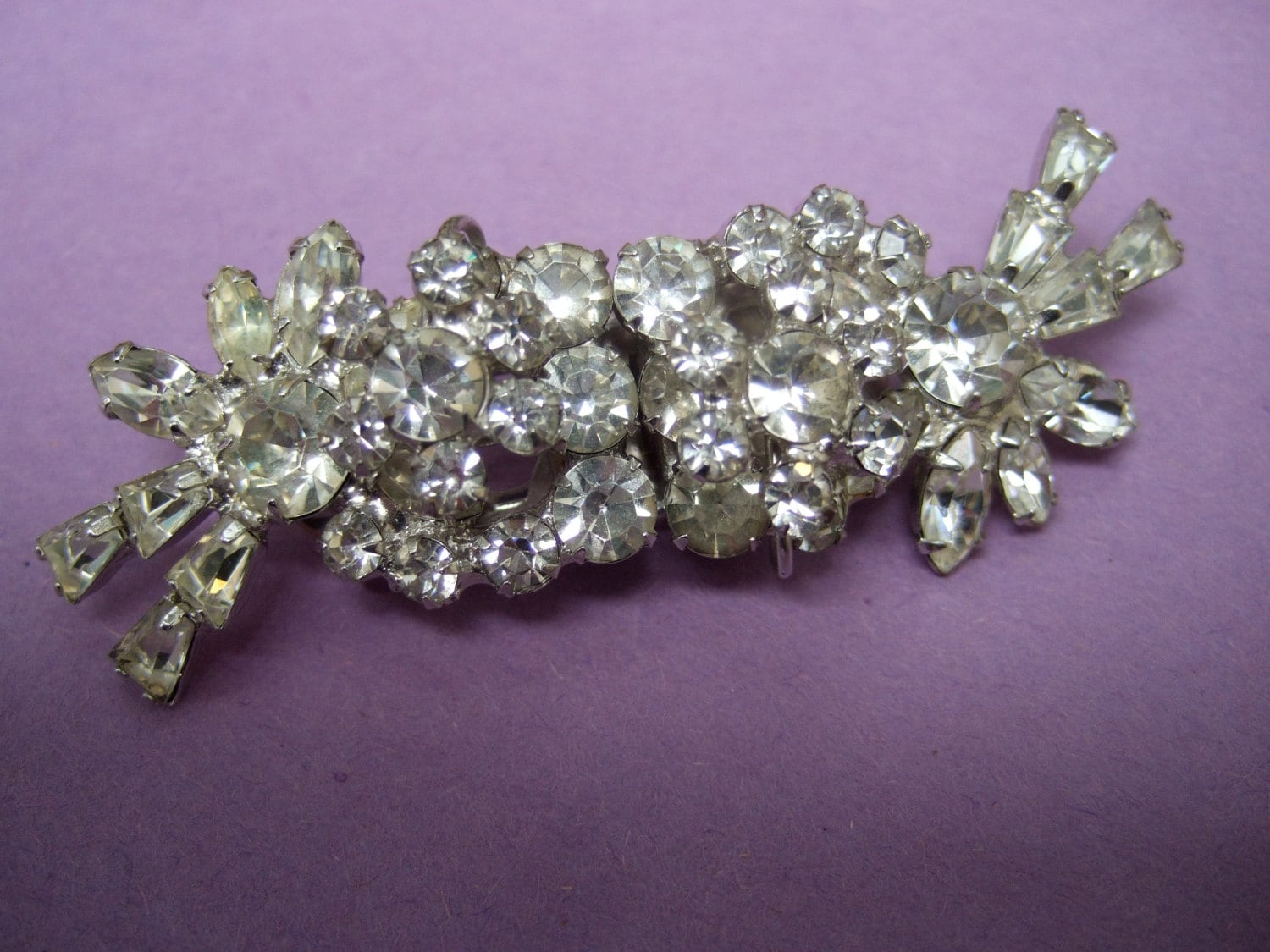 Brillant Diamante Crystal Duette Style Brosche C 1960 Brillant Diamante Crystal Duette Style Brosche C 1960 von worldmarketproductio