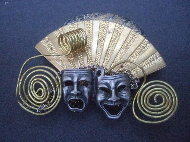 Einzigartige Komödie & Tragödie Thespian Mask Brosche Einzigartige Komödie & Tragödie Thespian Mask Brosche von worldmarketproductio